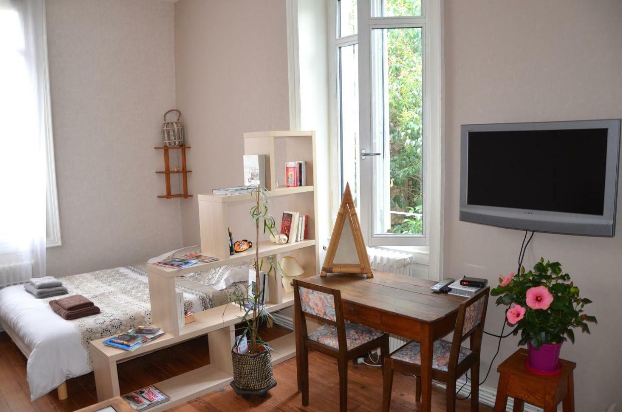 Joli Appartement Vue Sur L'Eglise Périgueux Exteriör bild